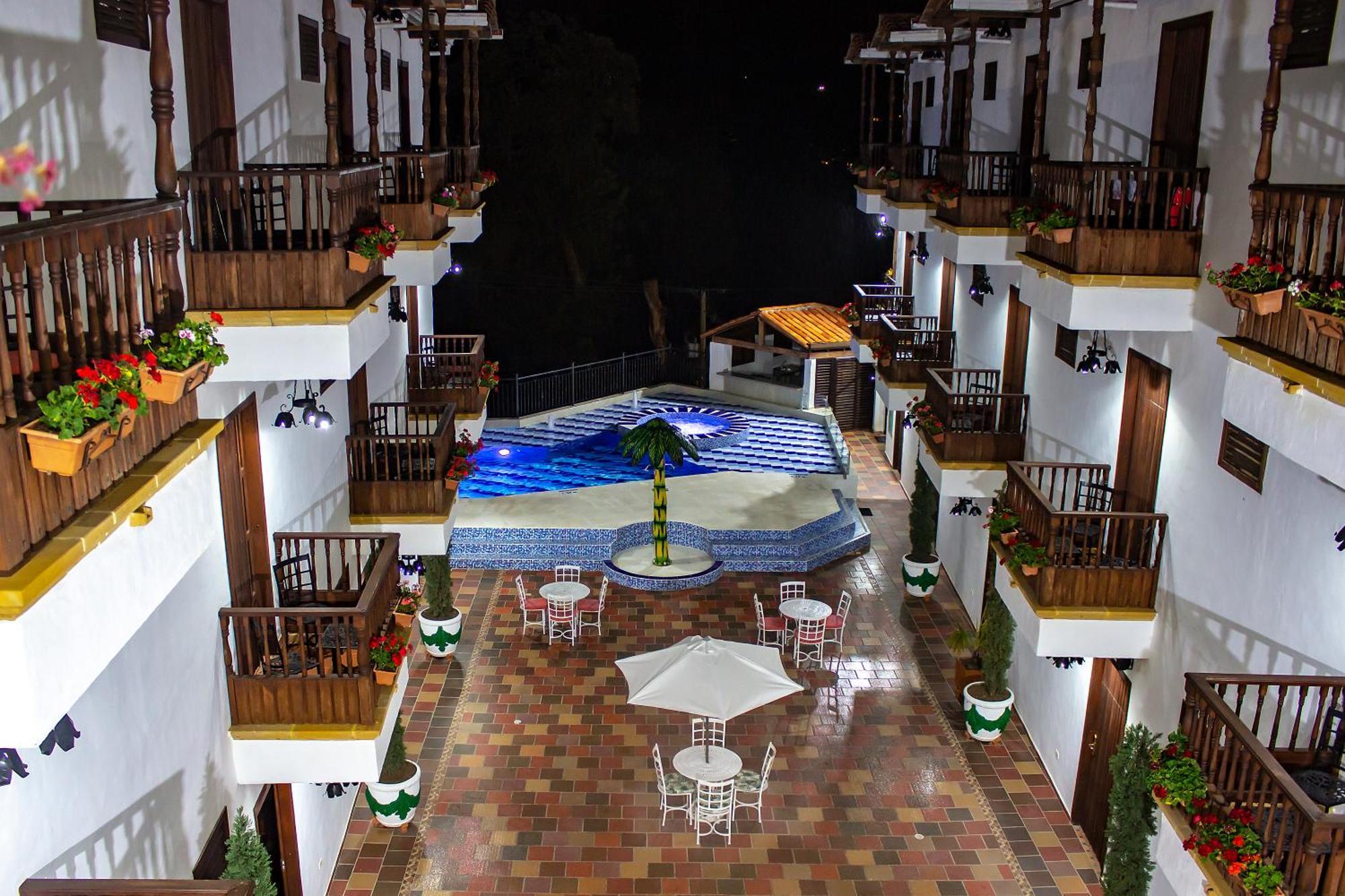 Hotel Alejandria Баричара Экстерьер фото